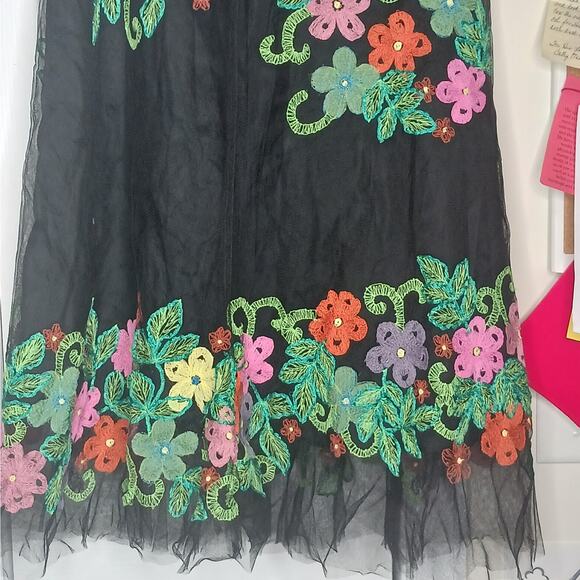 Teri Jon Embroidered Floral Net Overlay Midi Skirt - Picture 4 of 6